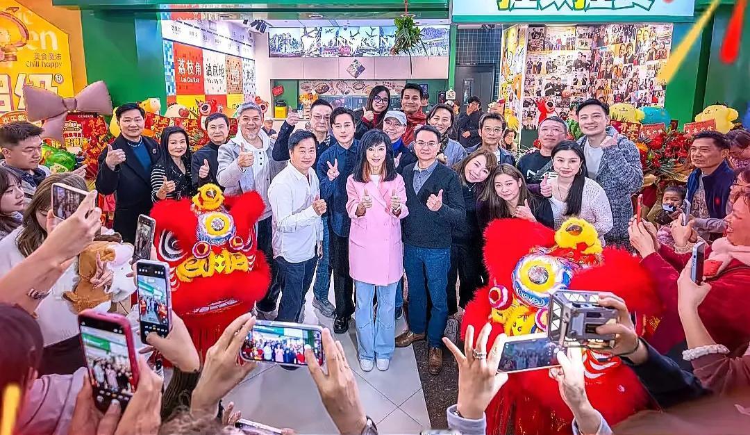 恭喜！2位港星在广东江门又开新餐厅，米雪等一众圈中好友现身支持近日，TVB演员