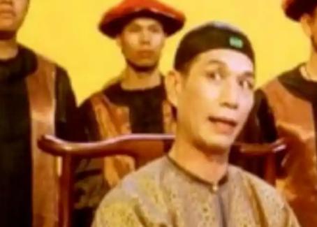 太监怎么上厕所？先说最关键的：古代正规太监不是一刀下去就完事的事。所以太监身上常