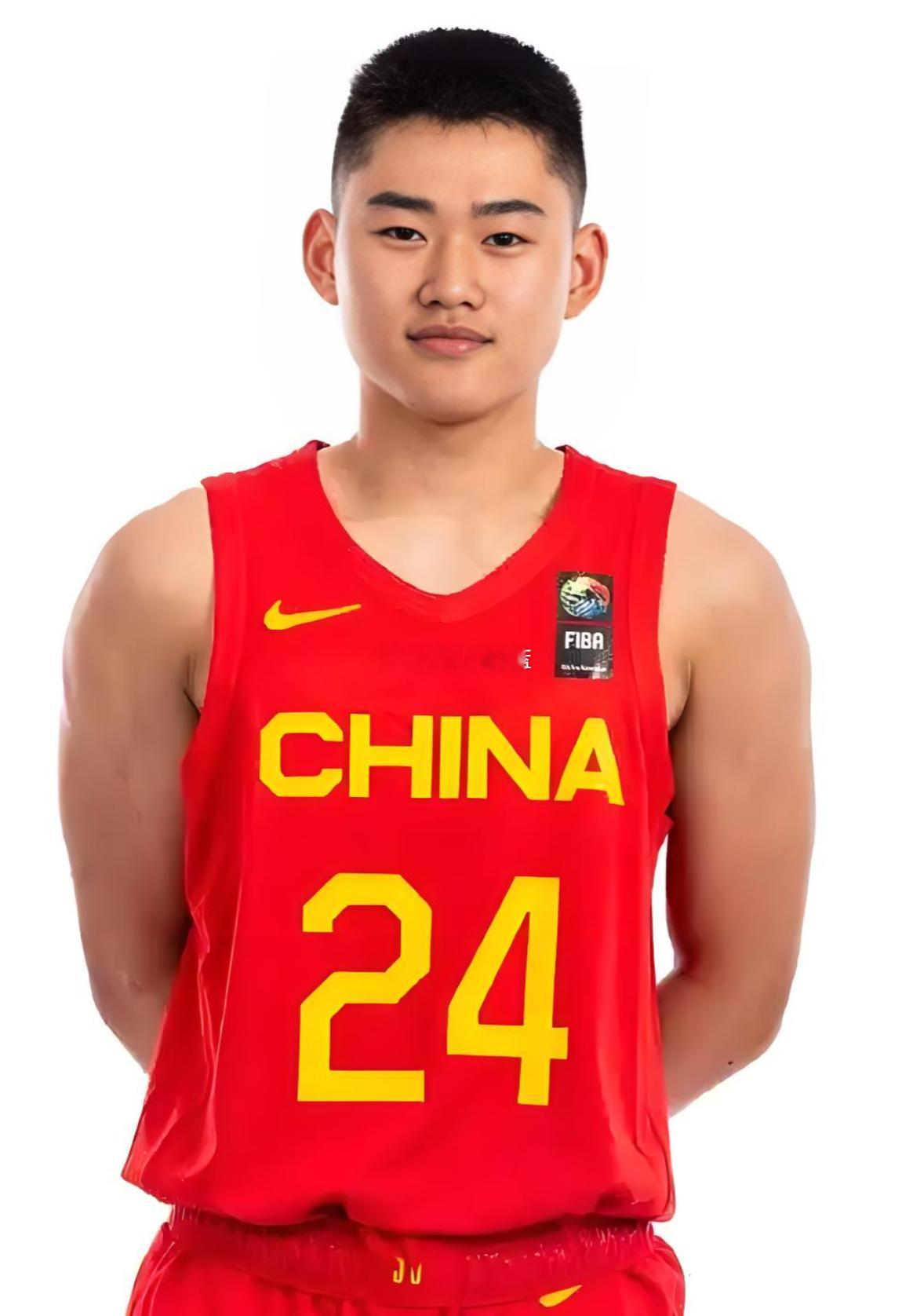 昨天和今天，队里的助攻王都是赵维伦，所以浅谈一下小维。先说结论，个人觉得维伦以后