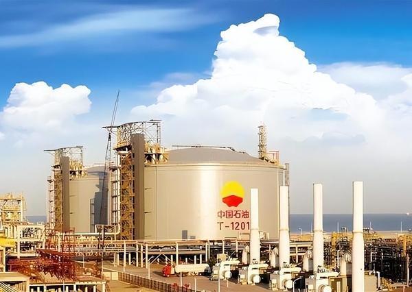 打脸百年偏见！中国石油逆袭登顶，硬气拿下全球第一一百年前洋专家断言中国“贫