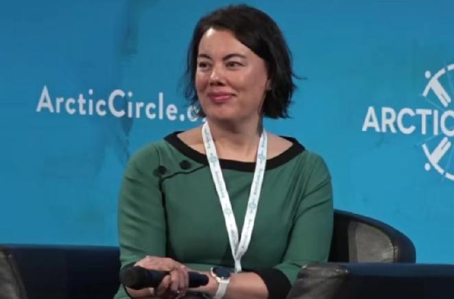 1月25日，格陵兰矿产资源部长纳塔尼尔森对媒体说:“过去我们与中国谈合作，你们反