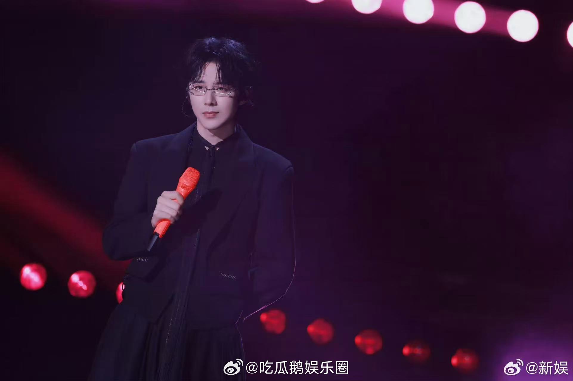 刘宇宁用音乐实力赢得三周连冠！《自诩周全》展现叙事魅力，《青春呐》释放舞台激情，