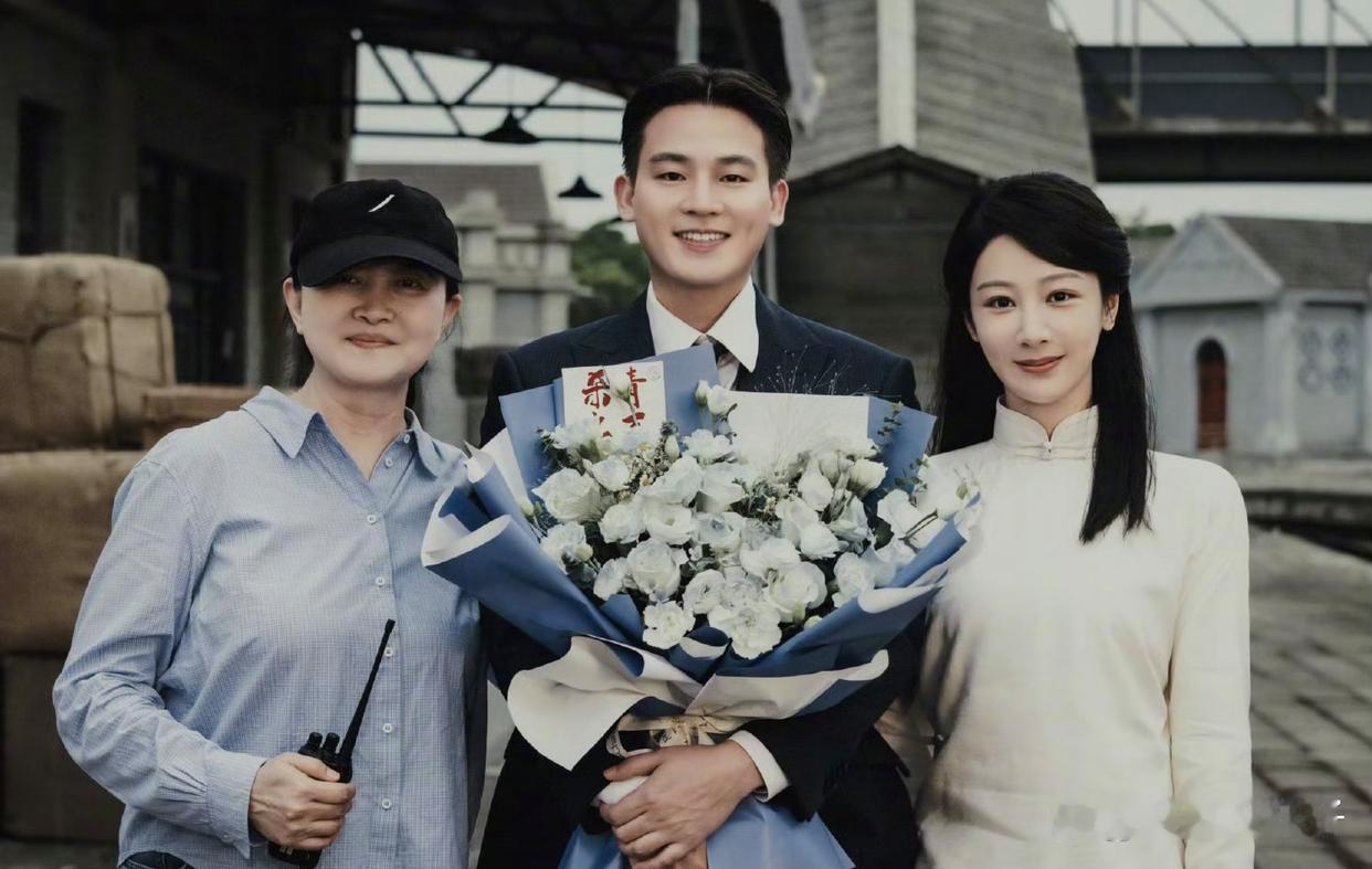 1.欧豪在圈内低调的发展手里戏是一部接着一部，他其实和黄景瑜是比较撞型的，不过俩