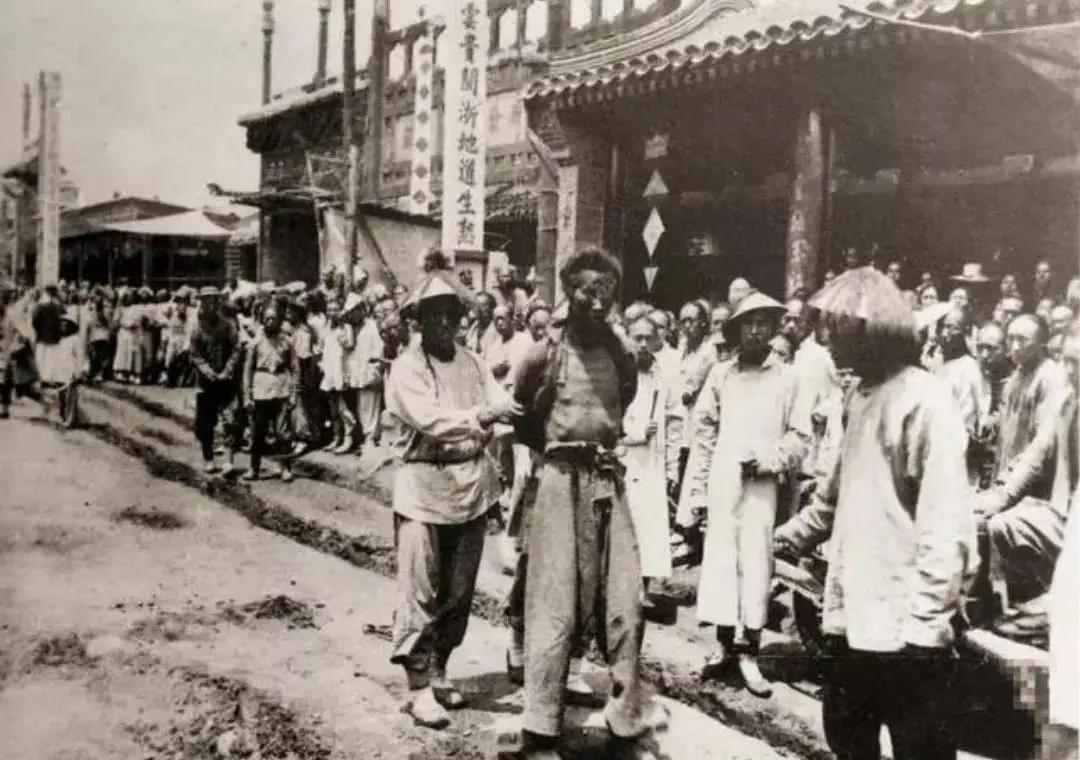 义和团才是人间清醒，但注定只能是昙花一现！1900年，八国联军打进北京，慈禧