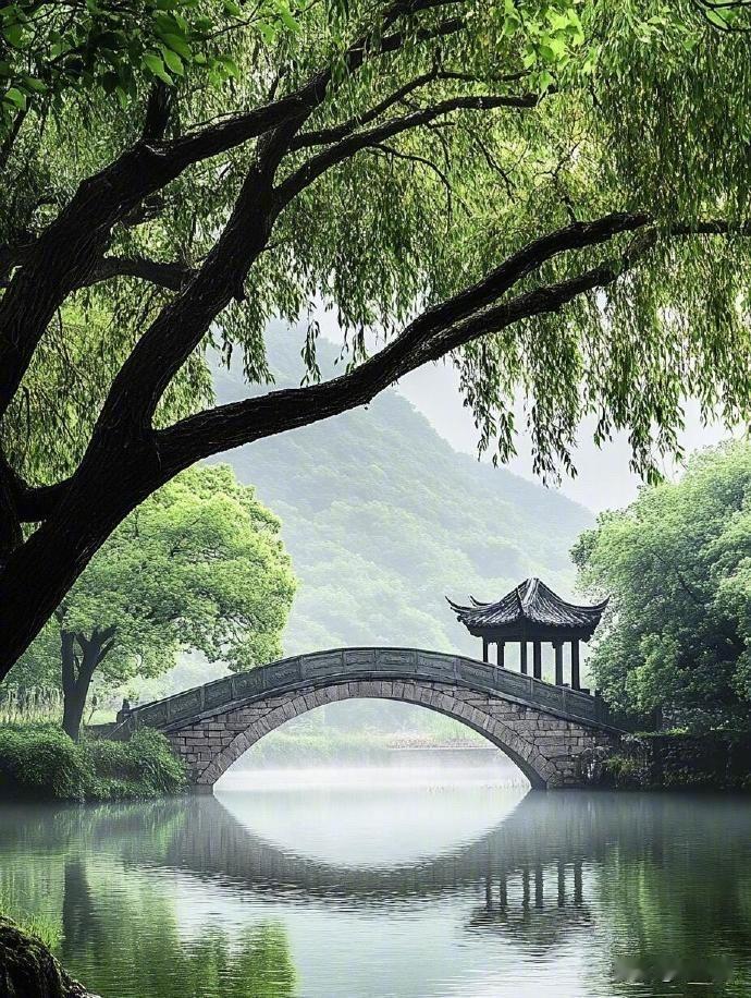体制内能当领导的人，尤其是实权领导的人，绝大部分都是有才的人。有的觉得那老领导