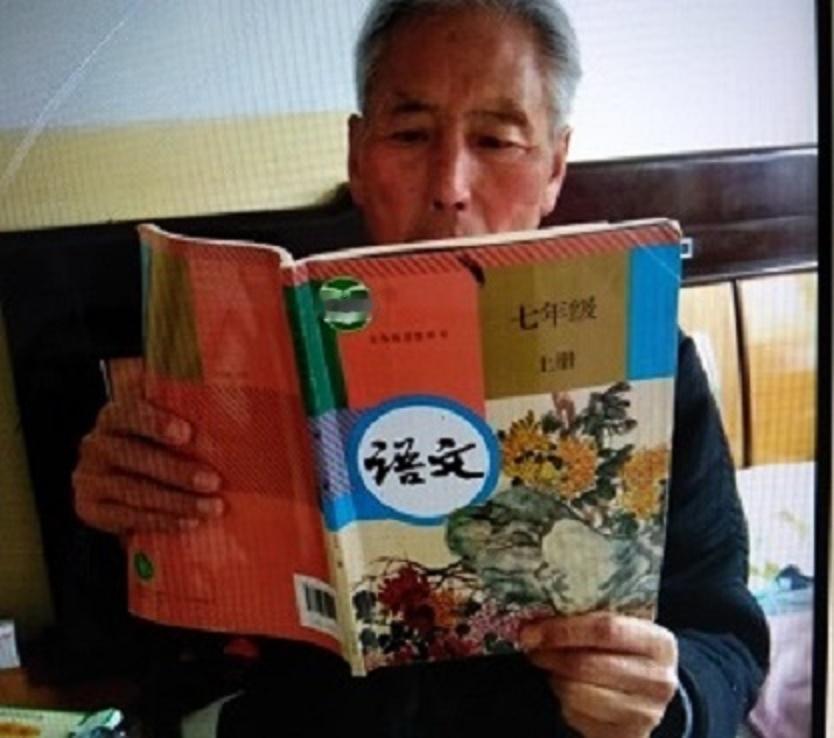 学校里的钱老师，实在让人想不通。钱老师今年53岁了，四年前，钱老师的妻子不幸因病