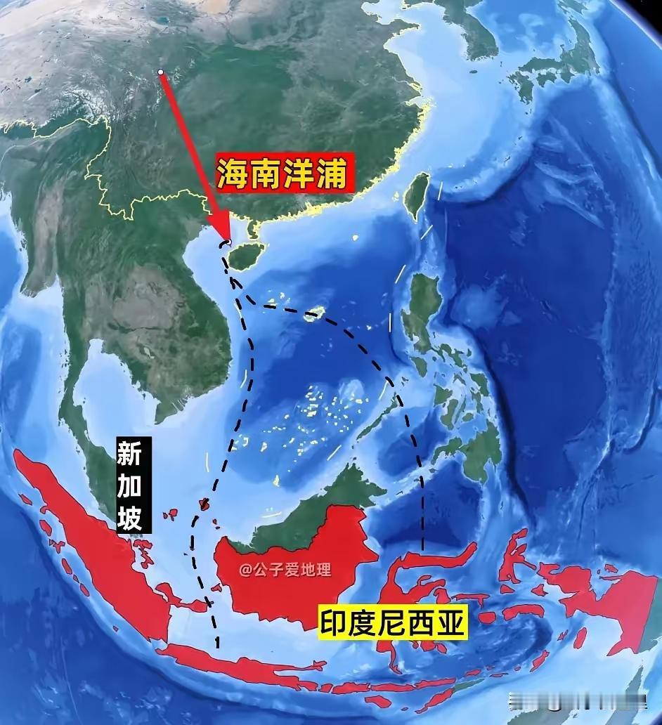 印尼货轮集体改道中国海南！​印尼的货轮，突然集体向北拐了个大弯。这个举动，