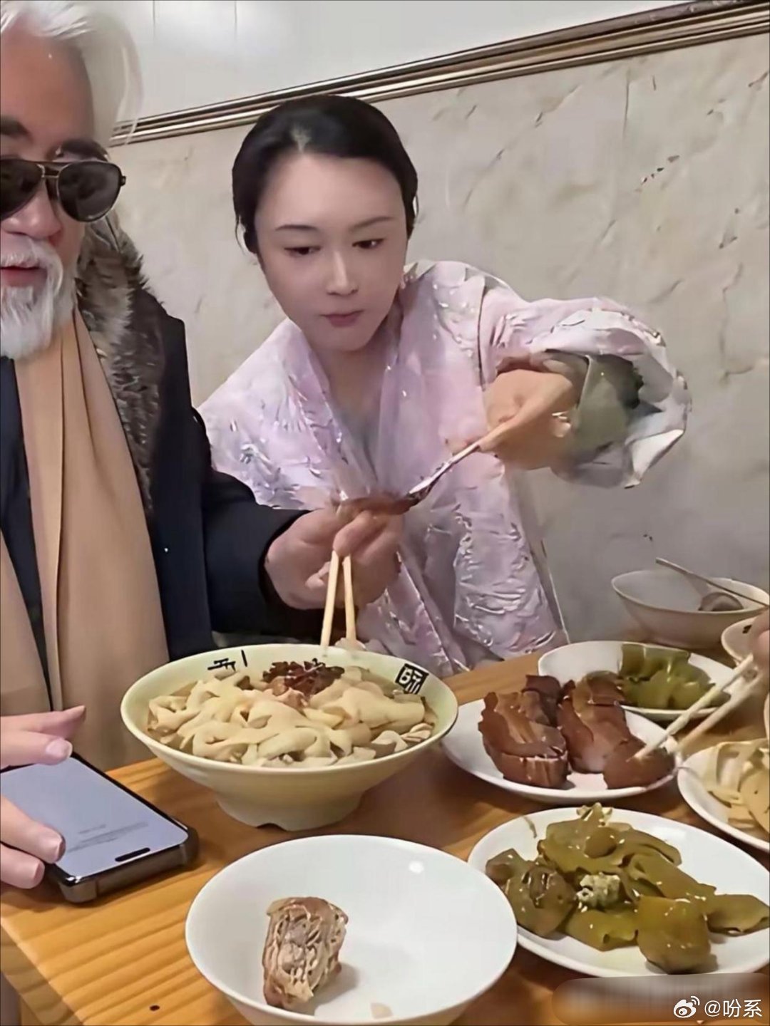 张纪食欲真好
