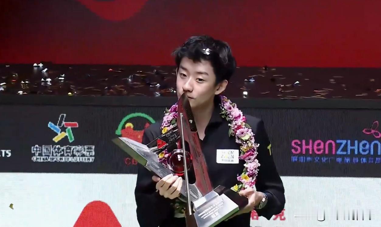 22岁的吴宜泽，已经超过了多少传奇？22岁的吴宜泽现在已经攒下的成绩，说出来真