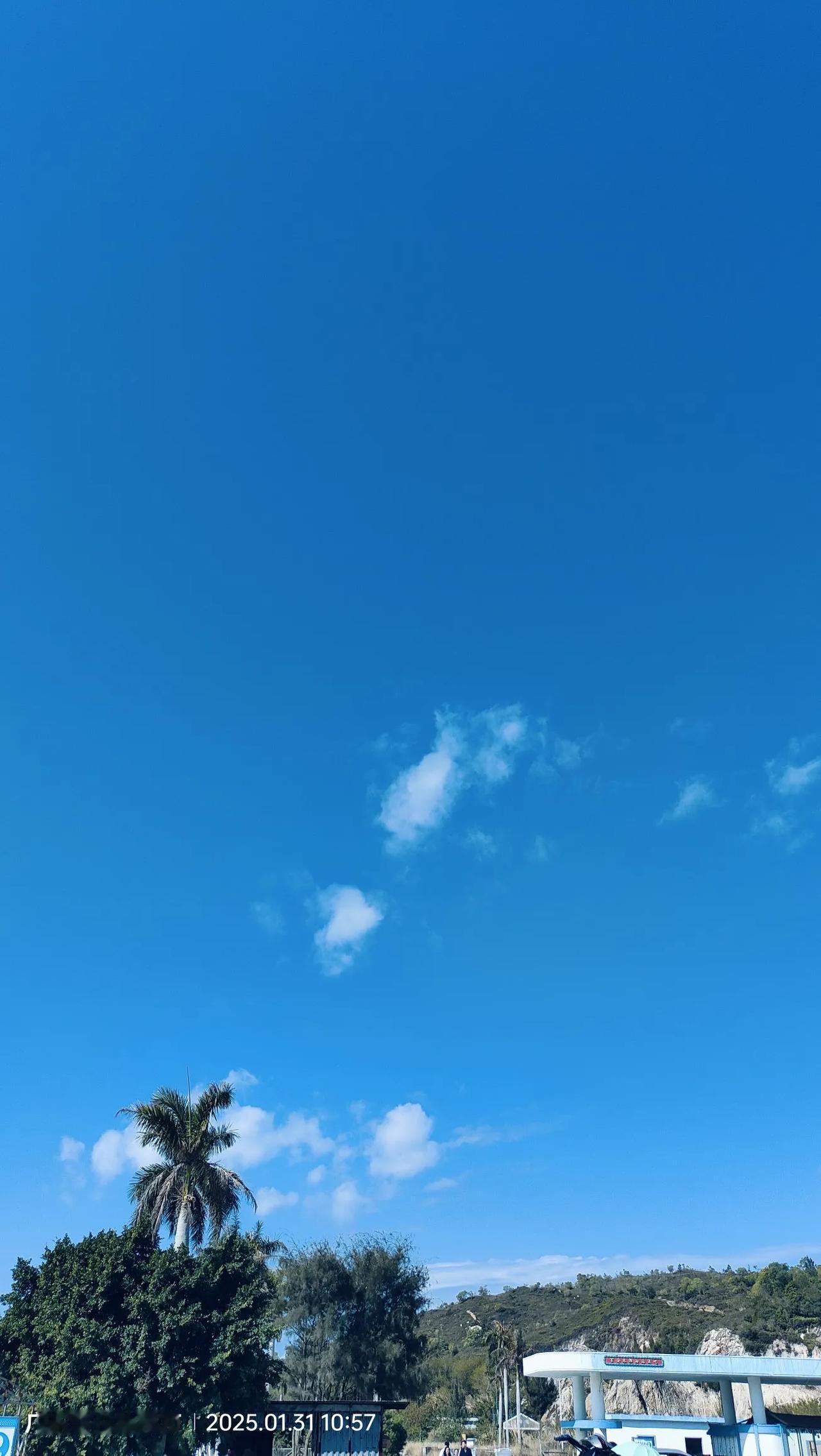 我有一个预言,张雪峰的结局可能会比较惨。经历了短暂的封禁,张雪峰又重新出现在大