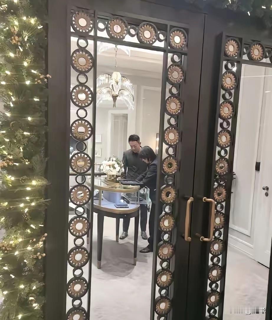 S妈又要哭了！汪小菲送丈母礼物，丈母娘感动到落泪！马筱梅更新动态，晒老公送的