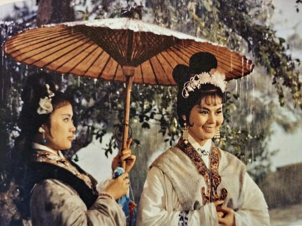 没有妖的1939版白蛇传，才是最刺骨的人间恐怖我们从小到大听惯的白蛇传，总绕