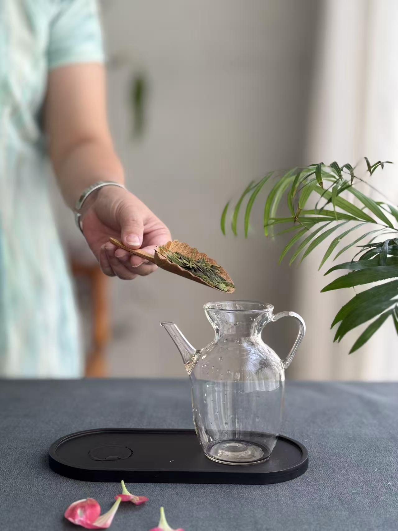 泡绿茶总发苦？抓准4大要素，鲜爽回甘不踩坑同款绿茶，店里喝清甜，在家泡苦涩？