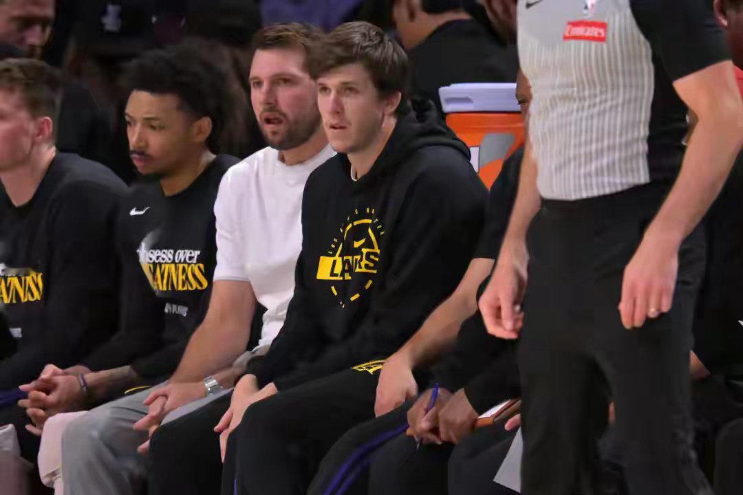雷霆也3-0了！湖人真该考虑放一场？第二轮可能提前开打！雷霆NBA04月26日