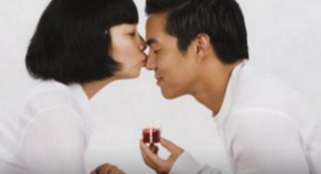 夫妻两人结婚多年却怀不上宝宝, 到医院检查之后, 医生的话让两人羞愧不已