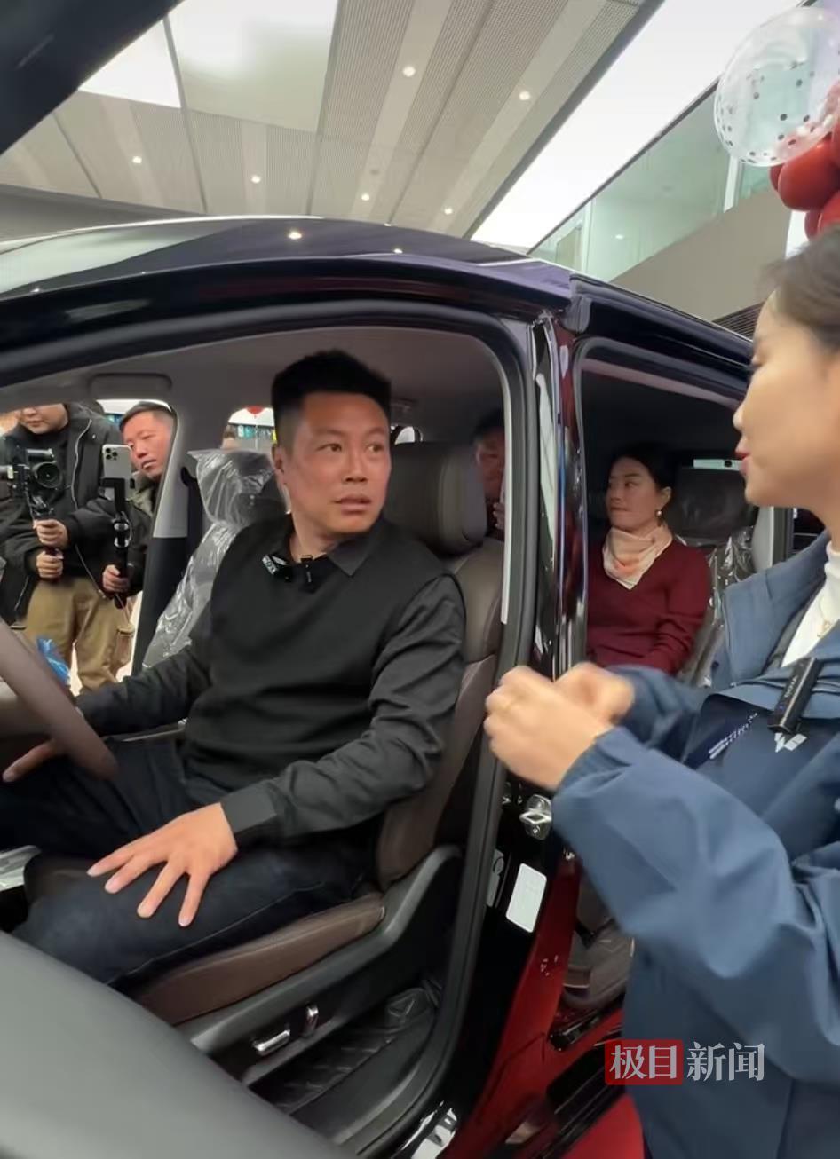 全网刷屏！1月18日湖北极目新闻消息，河南商丘天安门墙绘创作者吴承言，17日获