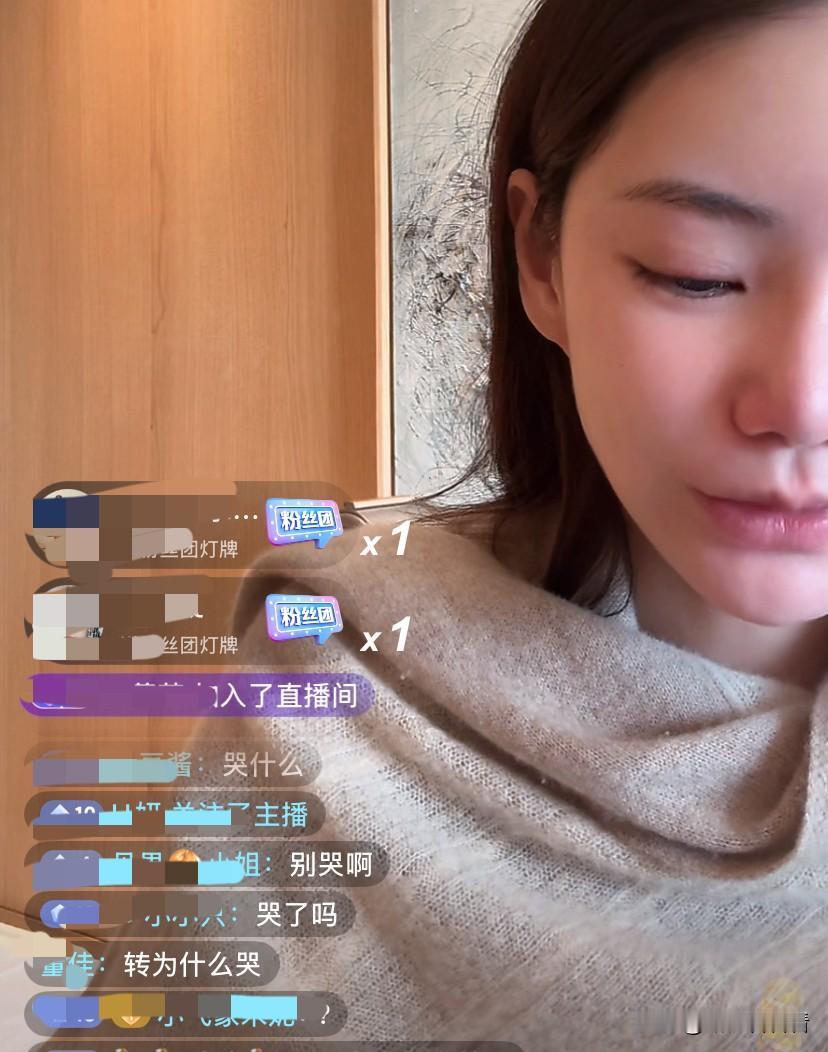 马筱梅真是拼呀！昨天直播到深夜，凌晨五点才睡觉，只睡了五个小时，现在刚起床又直