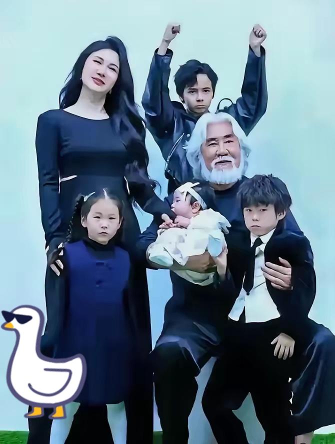 张纪中最近又被推上风口浪尖，这次是网友“热心”建议他带孩子做亲子鉴定，理由是孩子