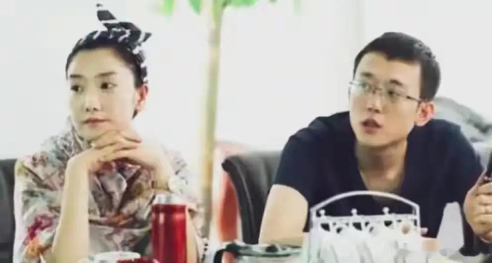 玲花总裁老公的真容曝光，而她女儿一亮相，更是让全网惊呼：简直是复制粘贴般的相像，