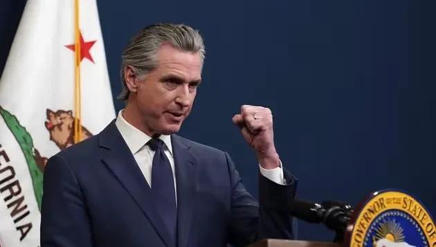 俗话说请神容易送神难，加州州长纽森最害怕的就是白宫的力量，跑到加州来掺沙子。7