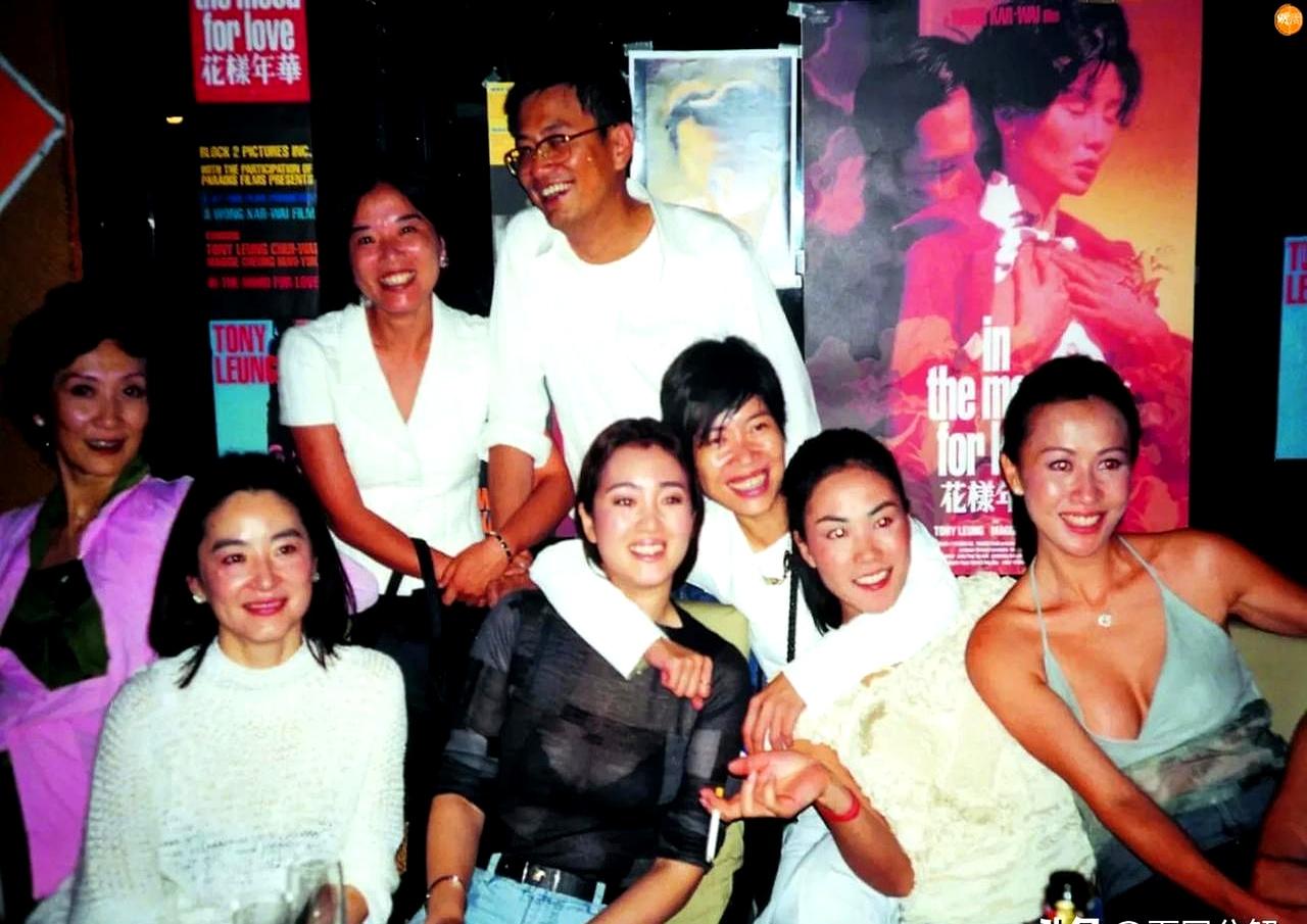这张照片来自25年前的2000年。那会儿，整个华语圈最顶尖的一帮人，林青