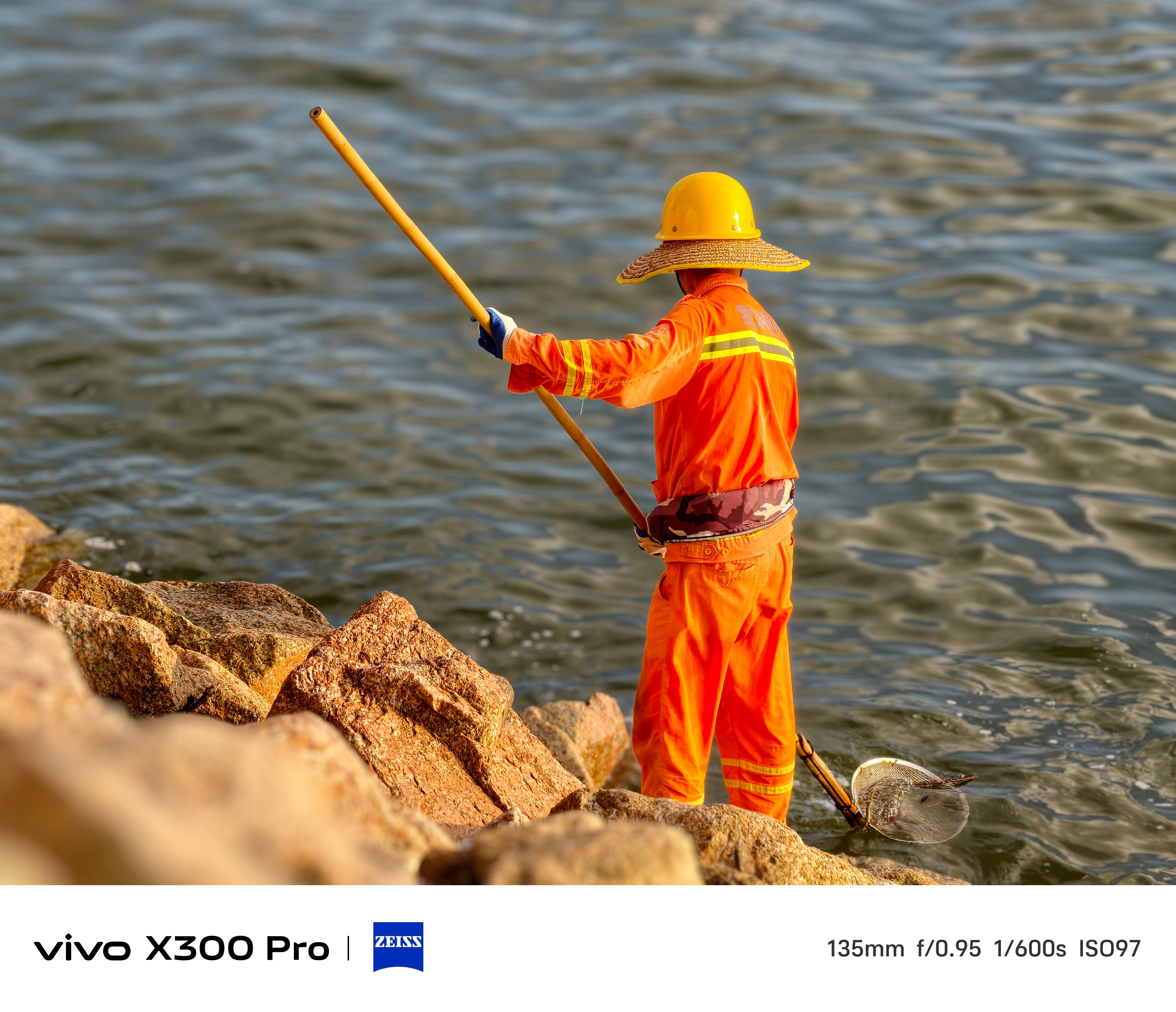 vivoX300Pro人像模式下光圈拉到最大，你会得到类似微缩景观的效果