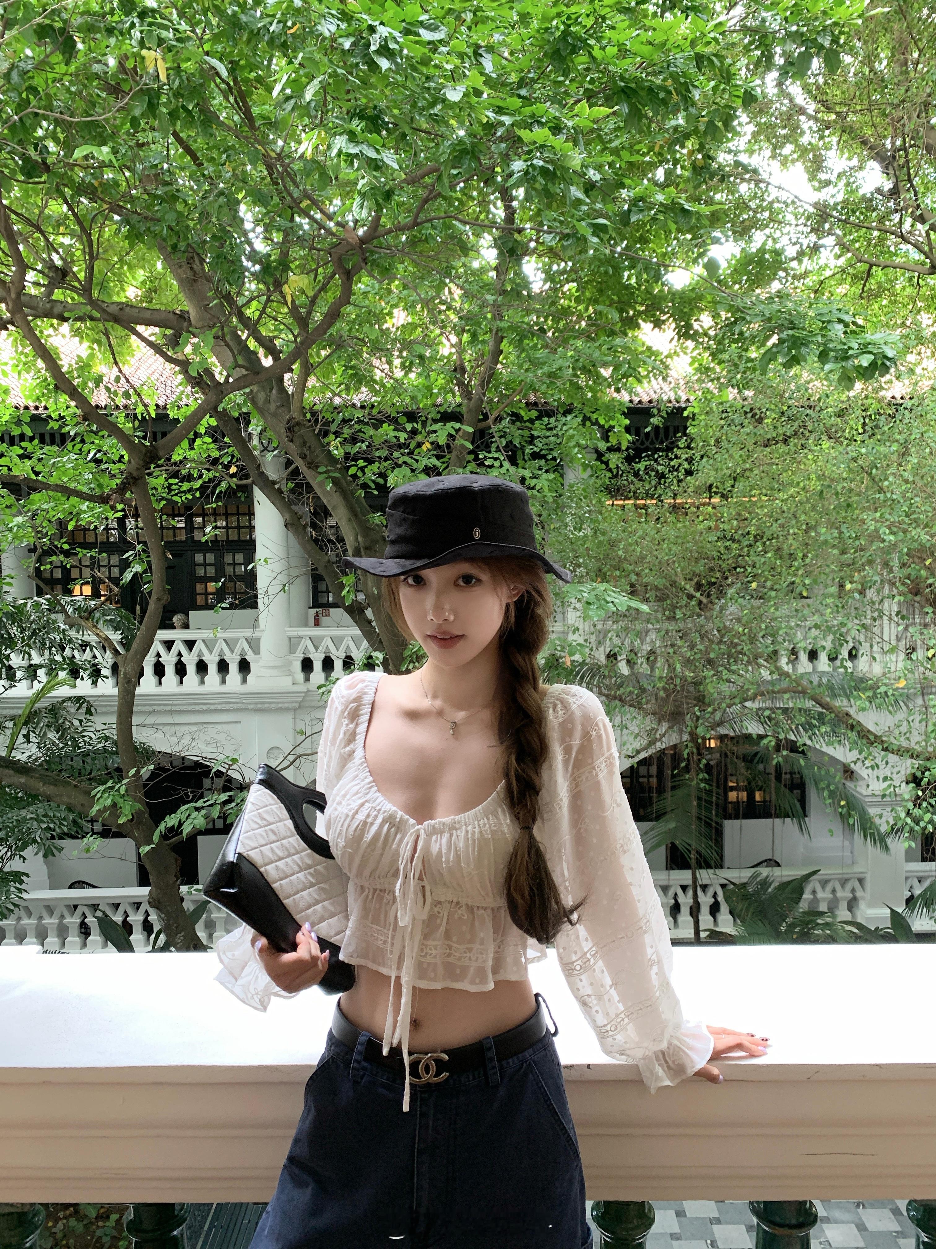 🎐🕊️夏天就是要穿的精致又很凉爽的感觉！温柔又有女人味儿的小性感的小衫🫶?
