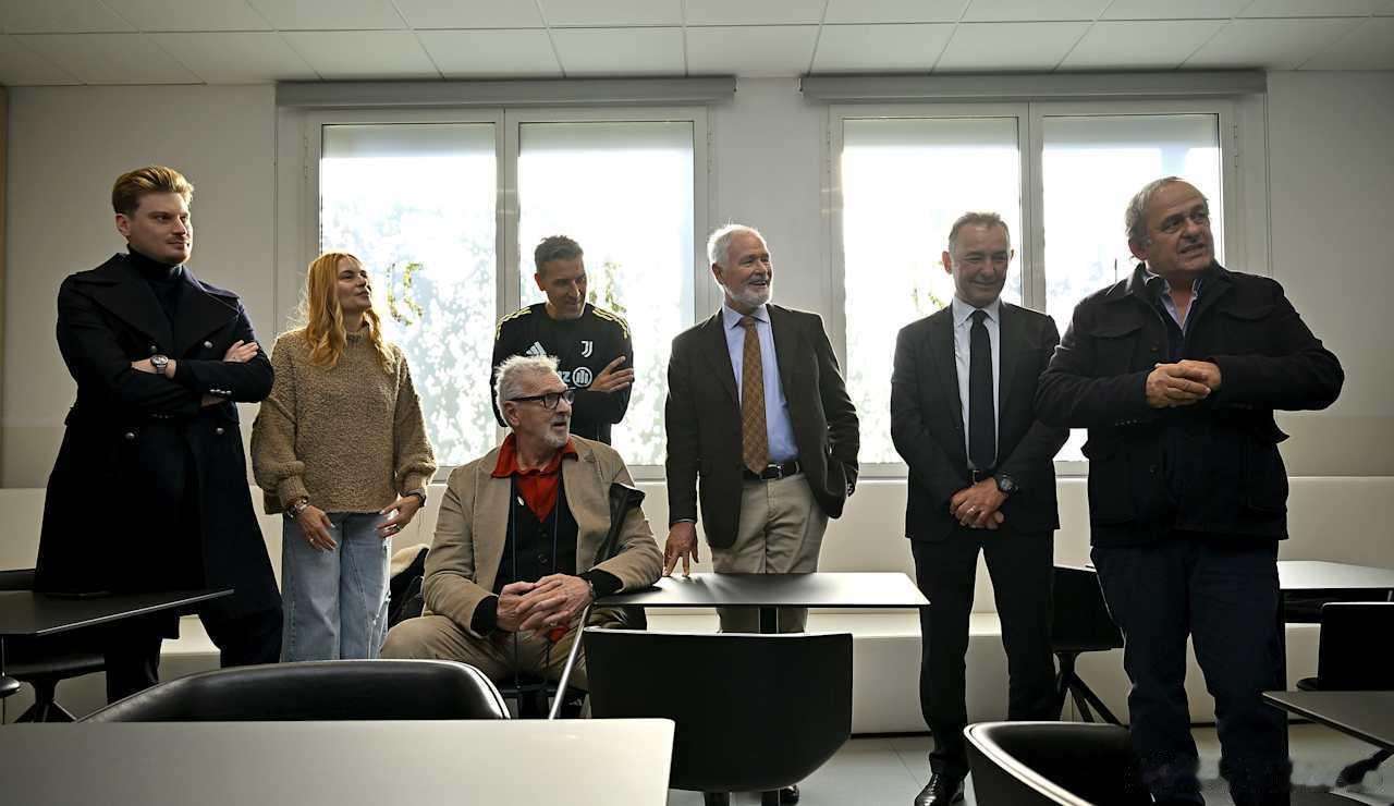 昨天，尤文图斯训练基地迎来了一场充满温情的重逢。包括普拉蒂尼、塔科尼、卡布里尼、