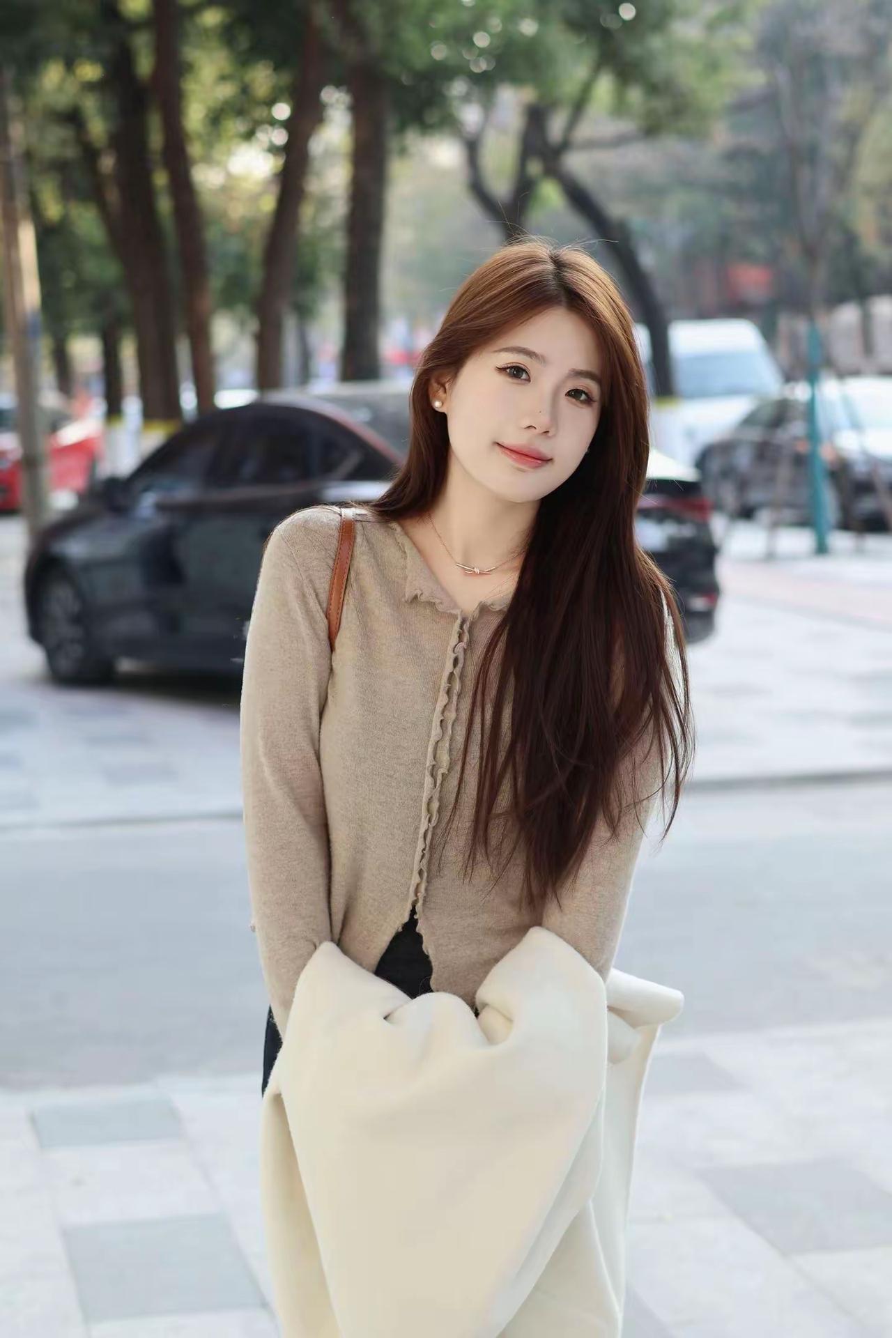 生活如一场漫长的独行，在时光的褶皱里，我们以心为灯，以梦为马。工作是灵魂的修行，