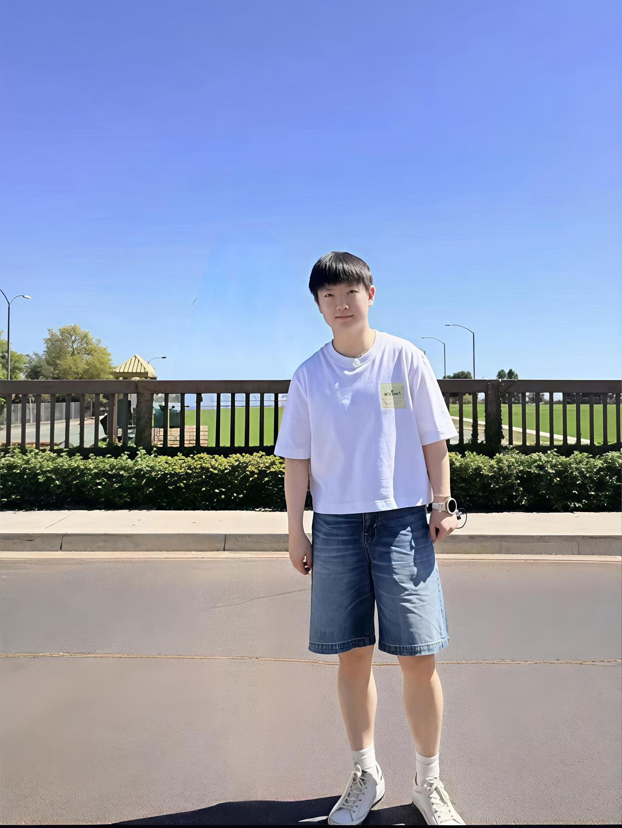 先明确基础背景：过往入驻上海杜莎的国乒名将（邓亚萍、马龙、张继科、丁宁、刘诗雯）