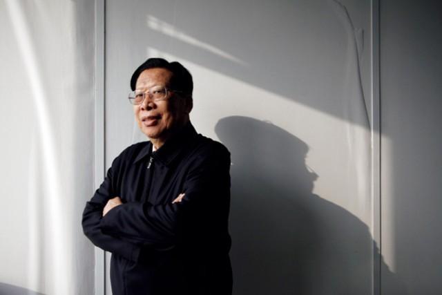 1993年，时任中央电视台台长的杨伟光，在没有上报的情况下，擅自做主在《新闻联播