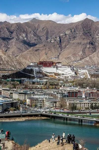 为什么藏民没有高原反应？就这么说吧，藏民没有高原反应，都是用寿命换来的。