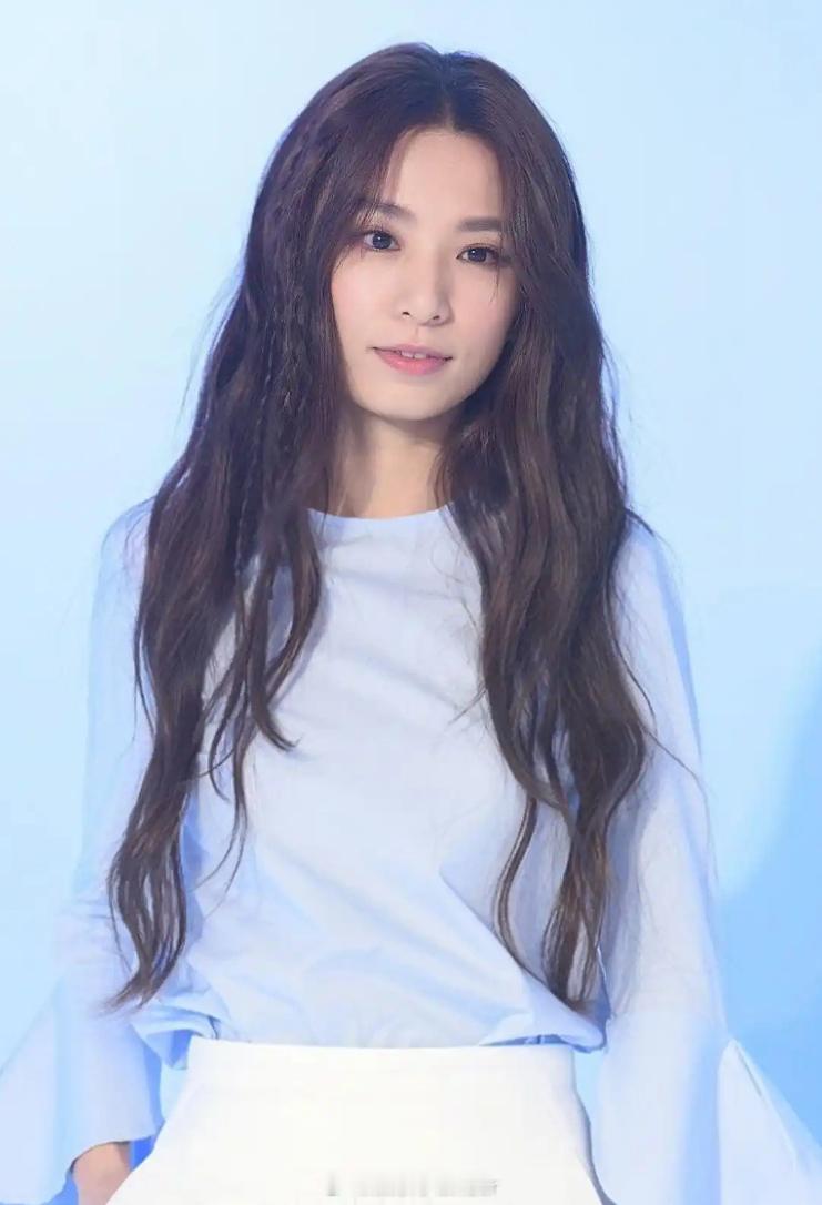 田馥甄回应与周杰伦绯闻据台媒，被问到和周杰伦的陈年绯闻日前被重提，她回应：“我