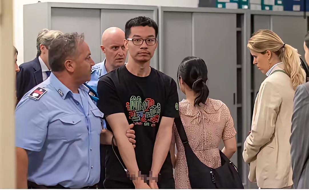 🌛中国工程师徐泽伟被意大利扣留，引渡去美国受审，对于此事，中国外交部表示：