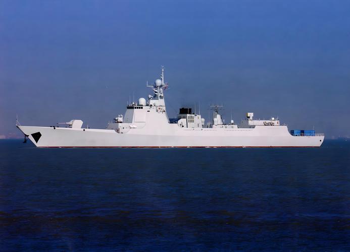 美舰凌晨闯台海！052D距1海里逼近，美军为何突然转向？美舰凌晨闯台海，05