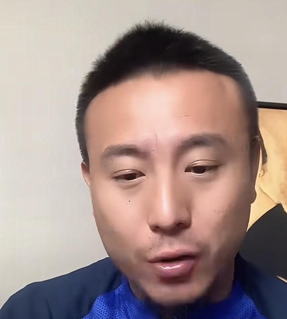 上海申花旧将毛剑卿批评了一些申花球迷的行为。他认为这些人整天要求申花俱乐部买谁用
