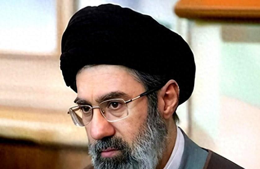 伊朗突然发生大事！最高领袖重伤“隐身”整整三周，核心权力竟然悄悄易主。最高领