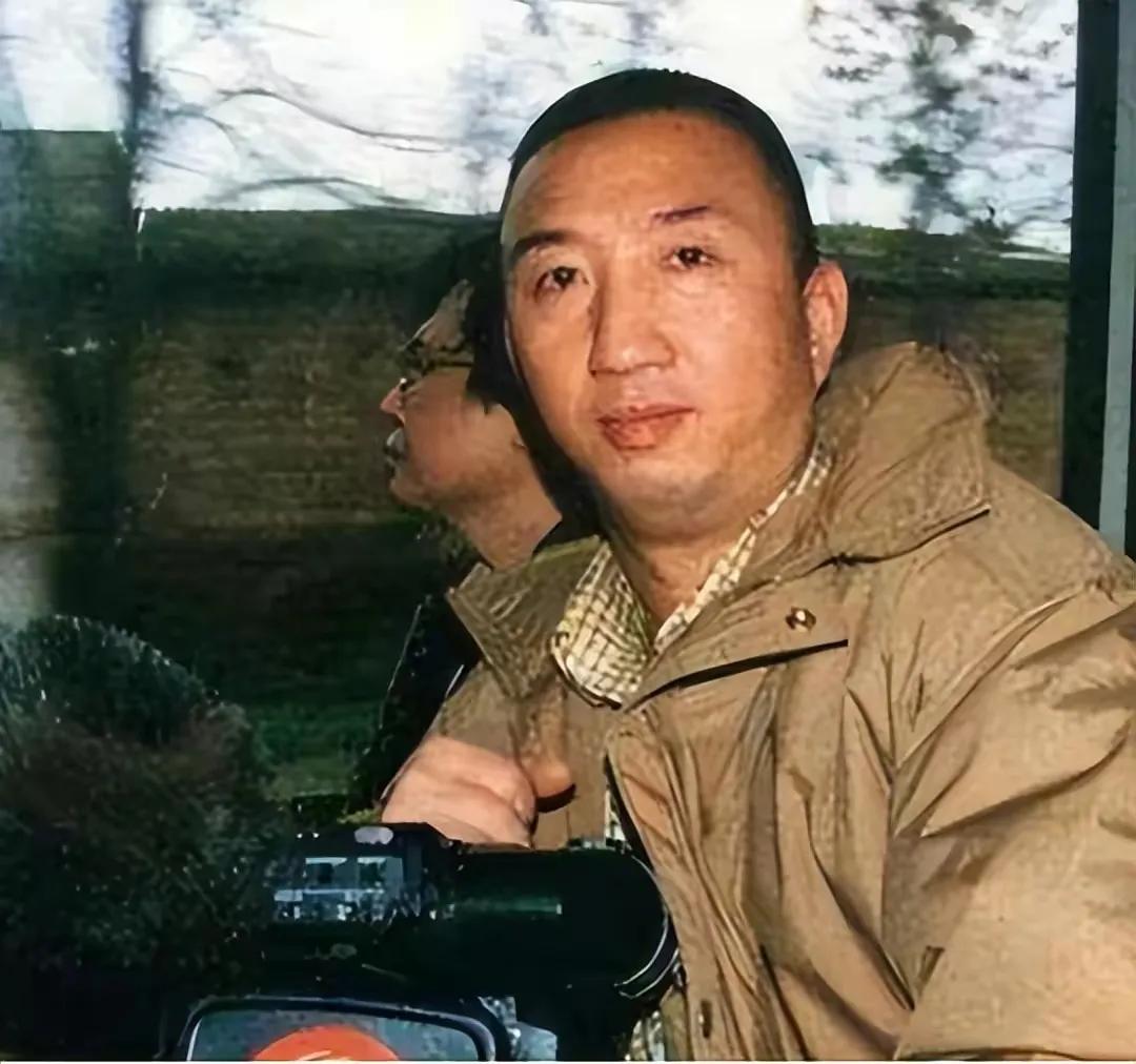 1999年，俄罗斯特种兵为了保护中国记者而身亡。不久后，中国记者做了一个让人震惊