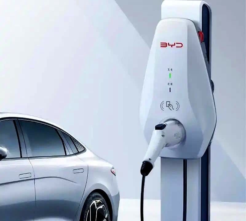 “灵充”上线，比亚迪在下一盘大棋：3.5kW和7kW只是诱饵，1000kW才是杀