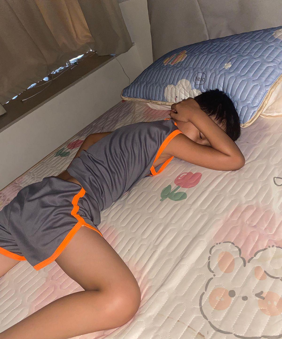 这是我的自闭症儿子今年已经十周岁了他上不一位自闭症孩子的母亲讲述了十年来的艰难