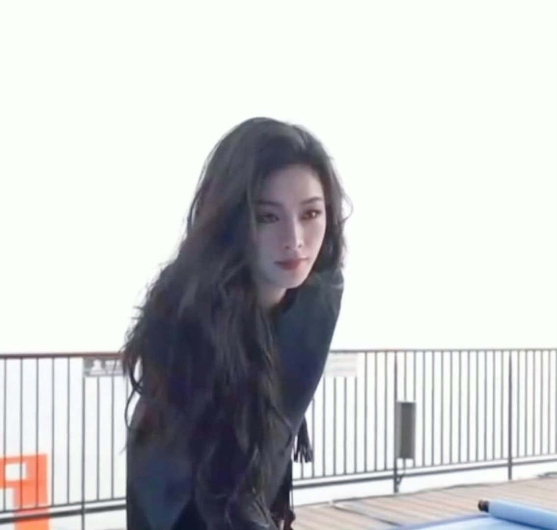 我的天，每次看她都会被惊艳到，陈丽君的脸是就该出现在大荧幕上的脸，太美了[跪了]