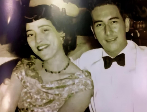 1957年，何鸿燊看着病床上的妻子说：“你现在这个样子，我需要再娶一房！”妻子回