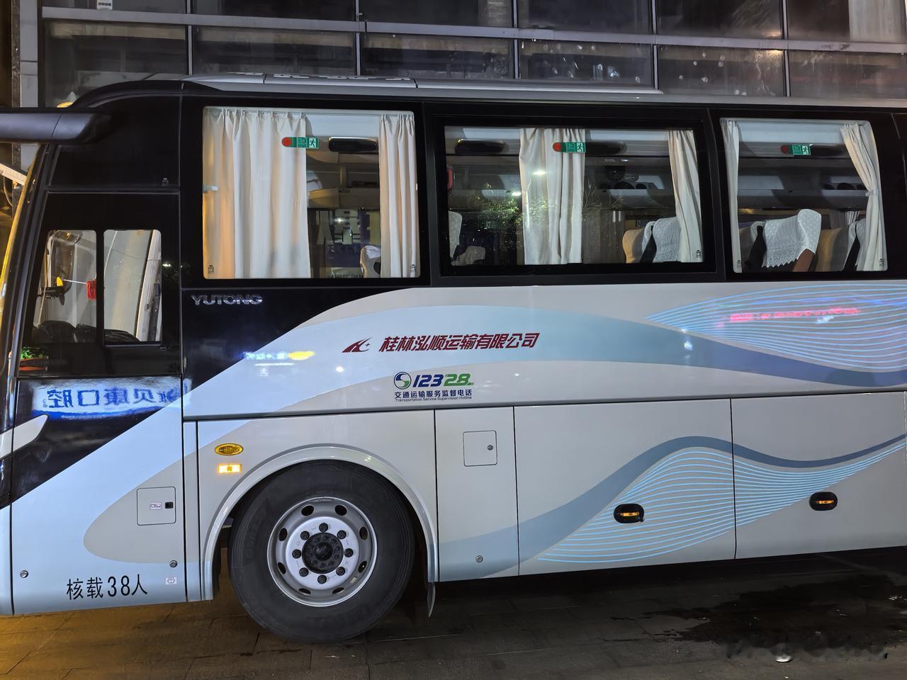 这几天，怀化的部分酒店停满了外地旅行社的旅游大巴，虽然是冬季了，但证明怀化的旅游