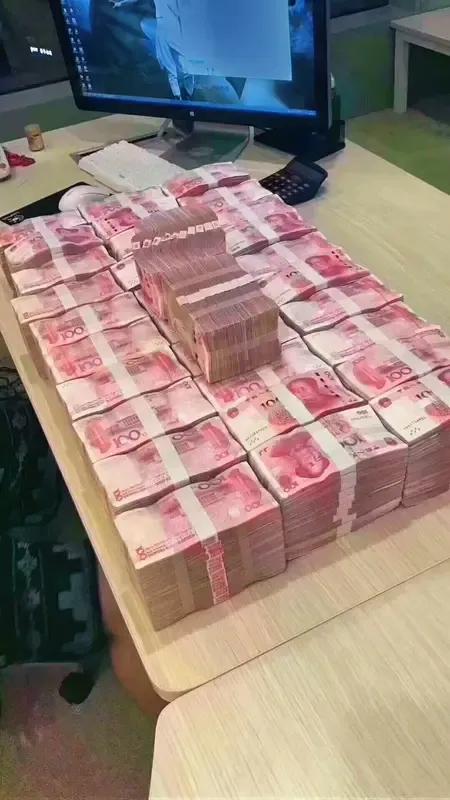 说出来你可能不相信大部分的人拿不出三十万能拿出三十万现金都算是有钱人了大