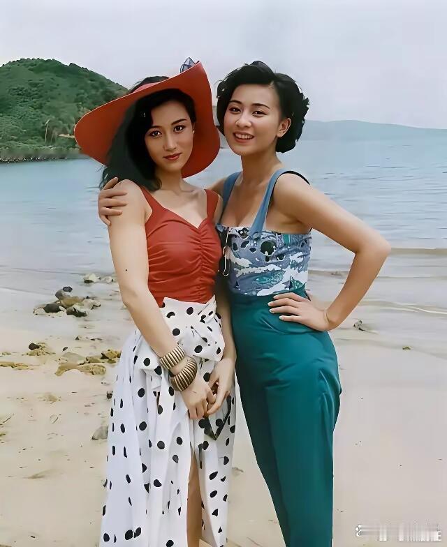 刘嘉玲与利智，两种不同的风格。