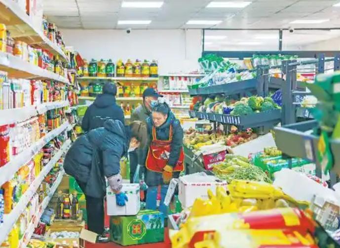 留给普通人的工作只剩下这8种了，其他的都不能干了！8、社区便利店店员社区便利