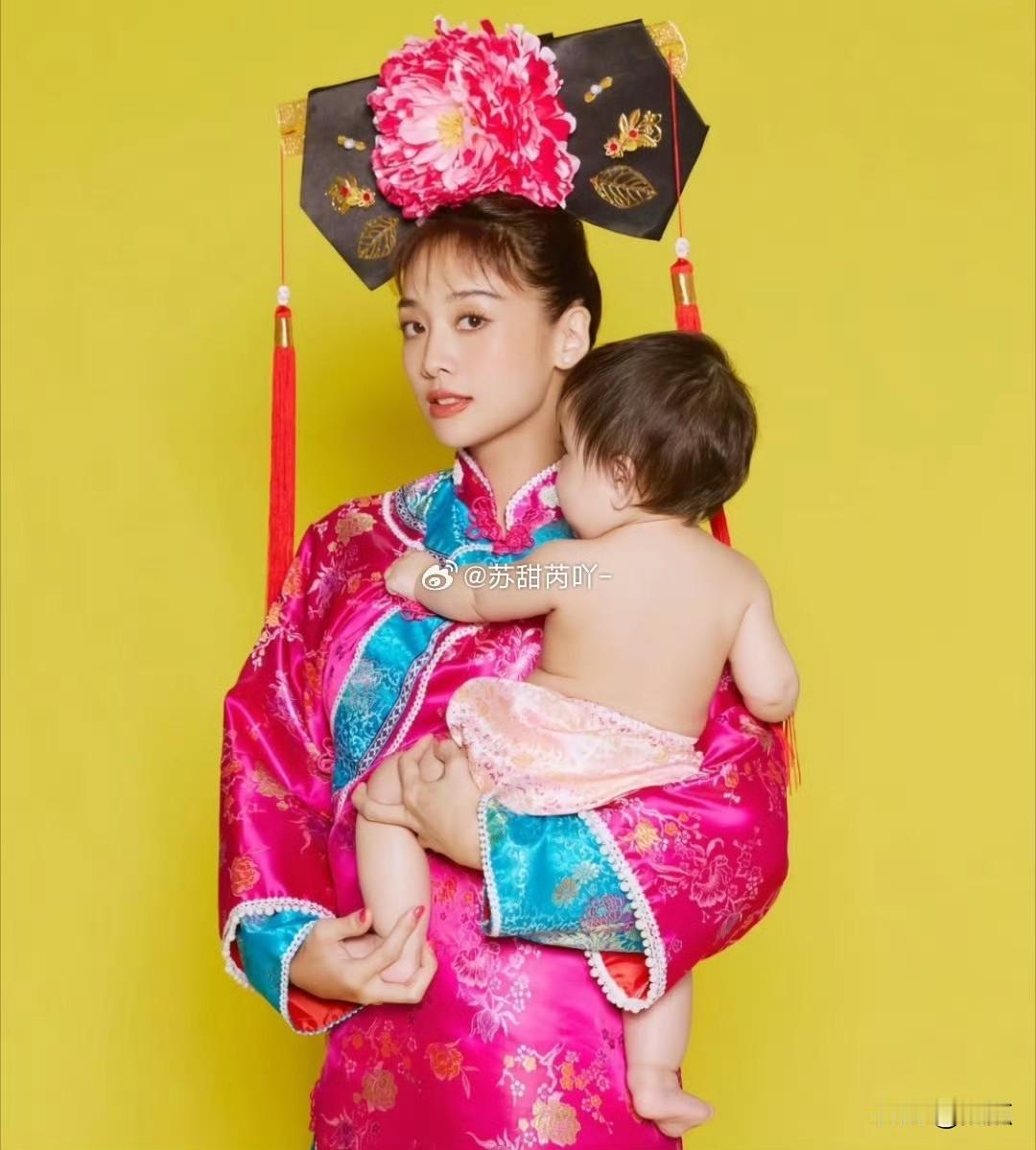 谁还记得综艺里古灵精怪的鬼鬼，如今女儿已经悄悄长大。平日里她很少过度曝光孩子，只