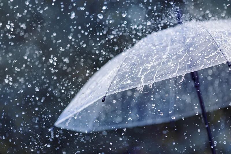 多地接近高温线! 闷热、晴晒天气将持续! 局地有分散性降雨, 注意防范→