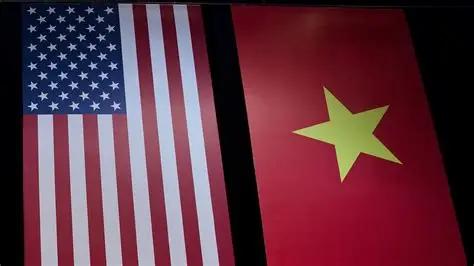 越南正在接过中国曾经的一个角色。美国对越贸易逆差迅速扩大，可越南自己却同时对中国