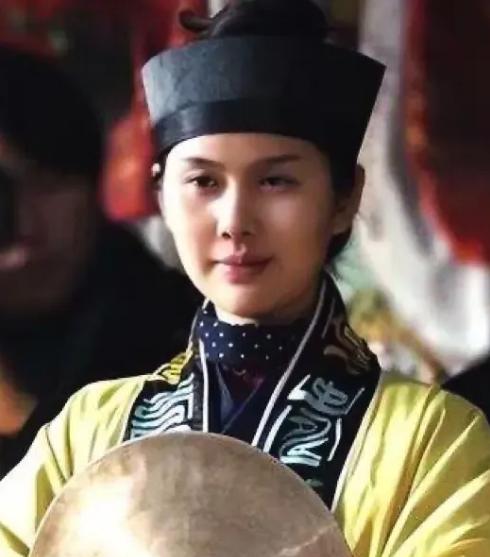 2009年，漂亮女大学生被道姑预言：“今生与婚姻无缘！”同伴笑了：不可能，追她的